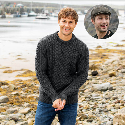 Classic Irish Style Charcoal Aran Sweater & Tweed Cap Set – Traditional Irish knitwear in a deep charcoal shade, featuring timeless cable knit patterns and a distinguished tweed cap.
