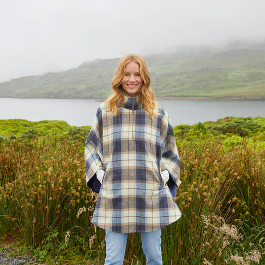 Mucros Irischer Woll-Poncho mit halbem Reißverschluss