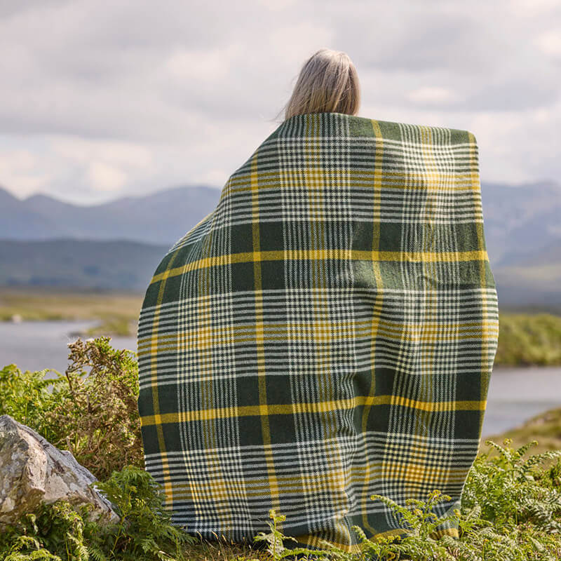 フォックス　ウールフックドマット Foxford Michael Collins Wool Throw - The Irish Store