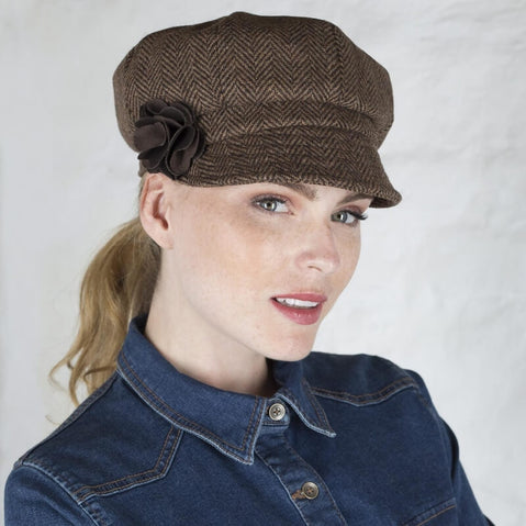 Women's Classic Irish Wool Newsboy Cap in Brown – Handcrafted Irish Wool Hat with Timeless Celtic Design