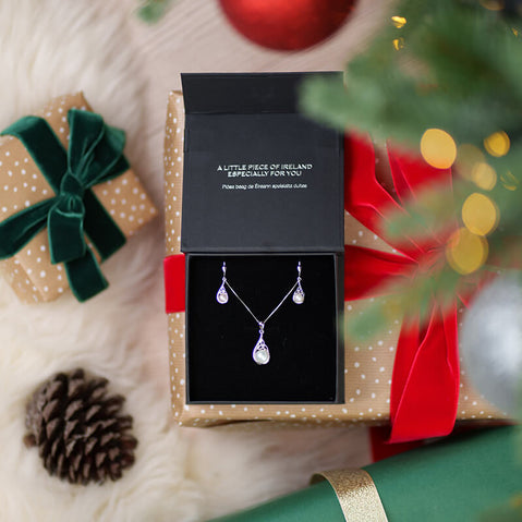 Trinity Knot Classic Pearl Jewelry Set