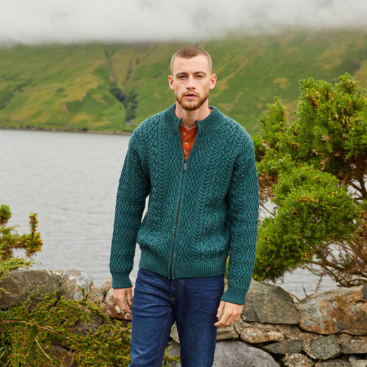 Die Glenties Aran-Strickjacke