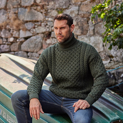 Pull en laine à col roulé style pêcheur pour homme 