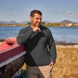 100% Pure Wool Small Charcoal Gray Fishermans Rib Crew Neck Sweater