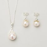 The Trinity Pearl Jewelry Set  